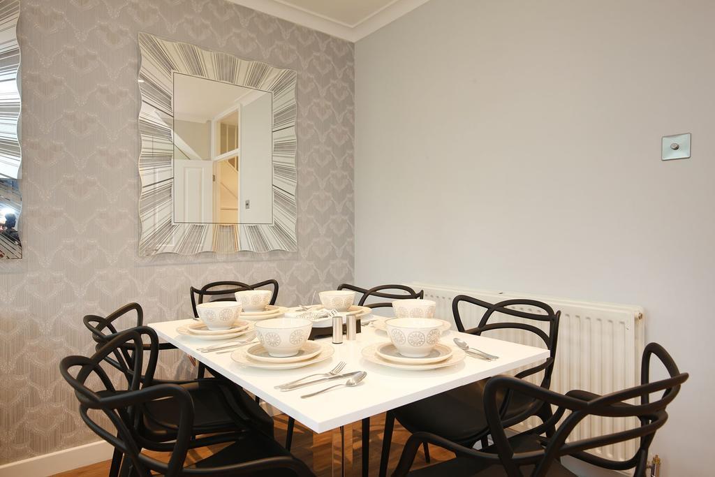 Sach'S 2 Bedrooms Apartment - No Lift Londres Exterior foto